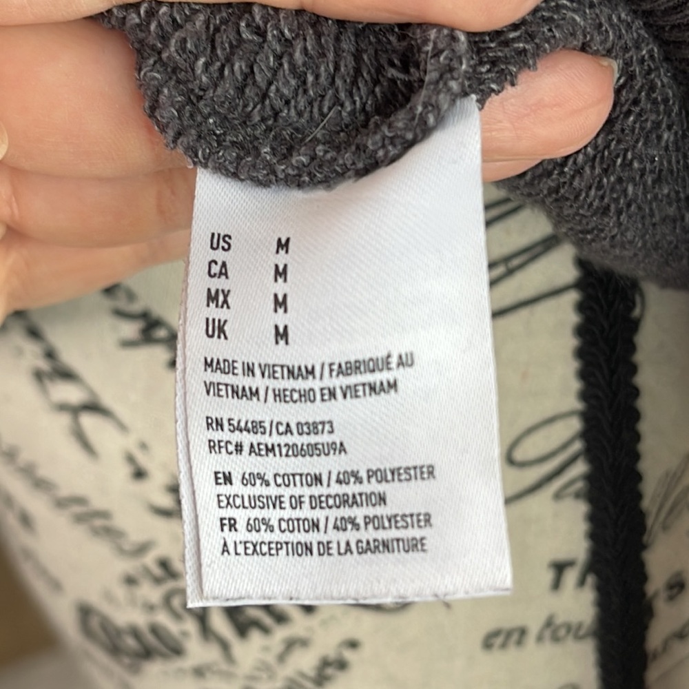 AE destroyed sweatshirt - Picture 8 of 8